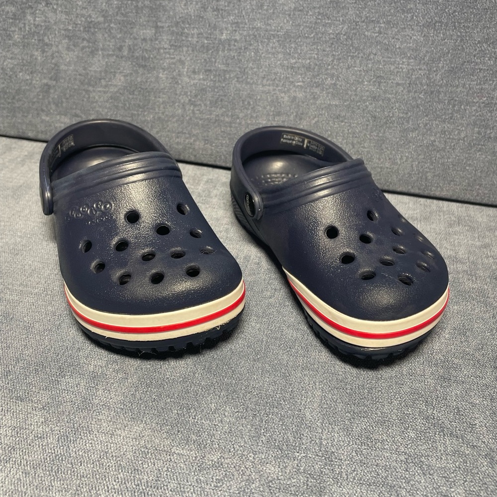 Toddler Crocs size 6 . Blue/ White Red stripe